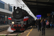 11.11 Lokomotywa Ol49-69 manewruje na stacji Poznań Główny